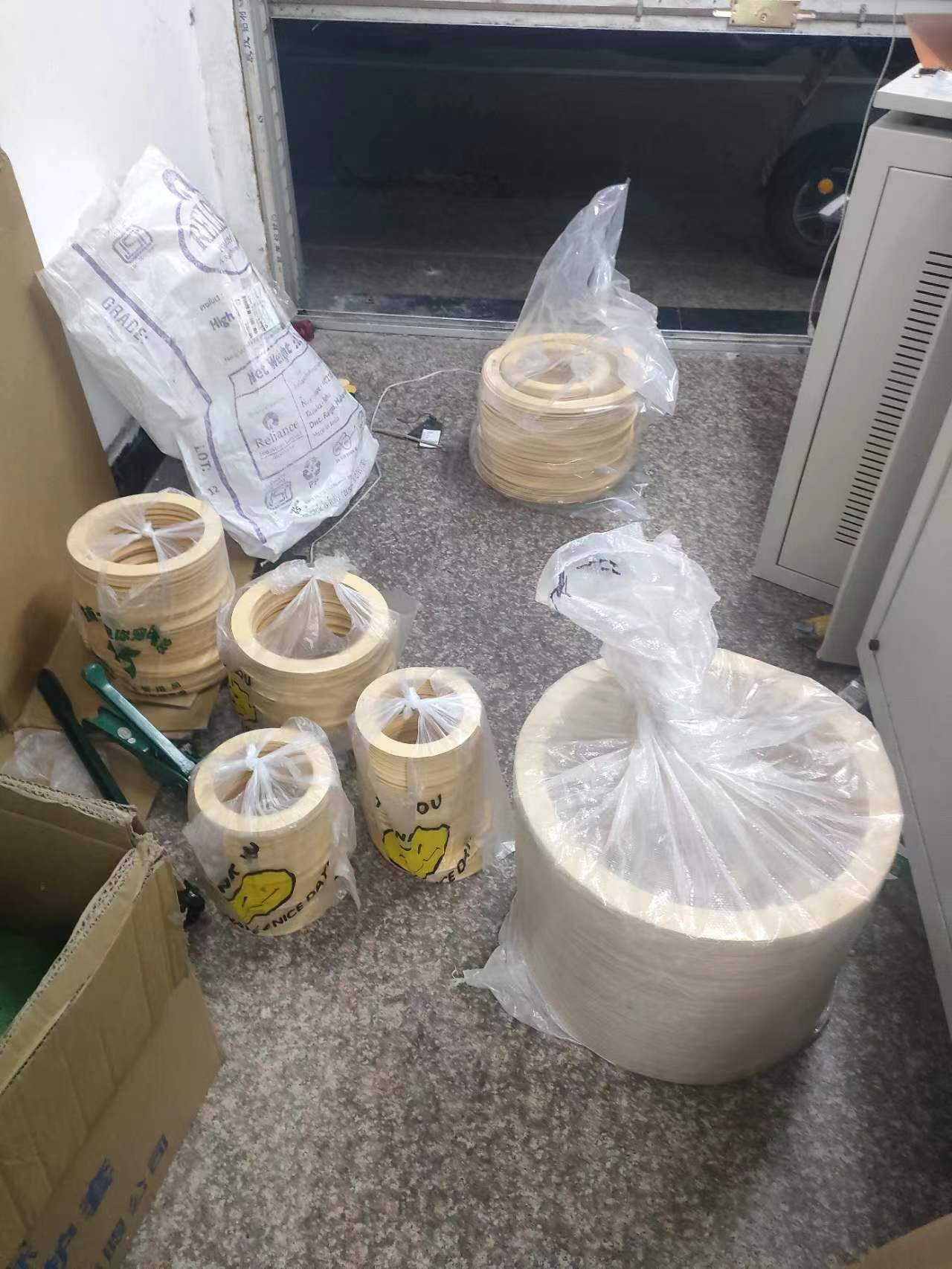 基材粘合的表面处理